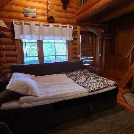 Log On The Riverbank Chalet