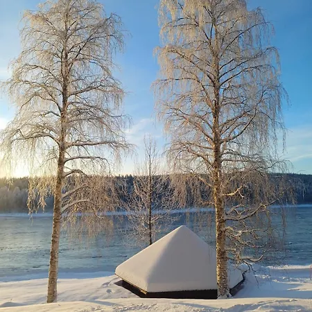 Chalet Log On The Riverbank Rovaniemi