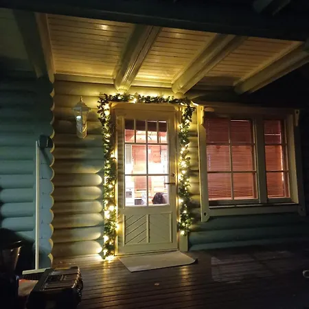 Log On The Riverbank Chalet *