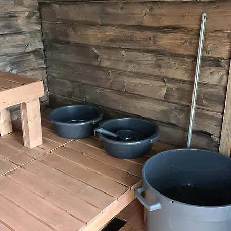 Log On The Riverbank Chalet *